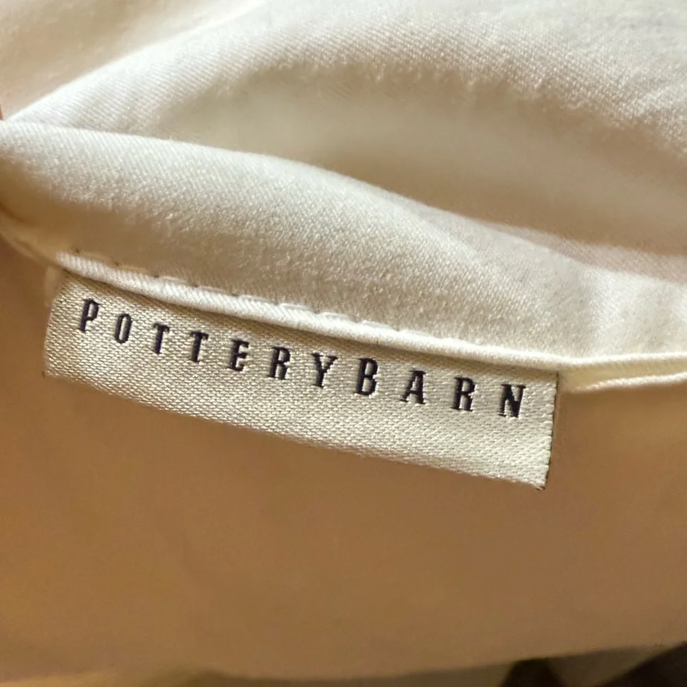 Pottery Barn Winter Fauna Cardinal Indoor Outdoor Pillow 16x 26
